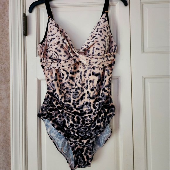 Calvin Klein Women's Cheetah Print One Piece Swimsuit Size 12 . - Picture 2 of 5